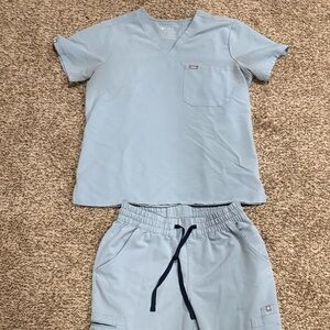 FIGS - Dusty Blue - Scrub Set - High Waisted Dowa pants (M), Catarina top (M)